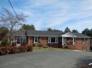 1503 Meadowview Ln, Martinsville, VA 24112