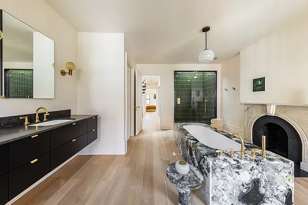 Sold by Compass | media 22