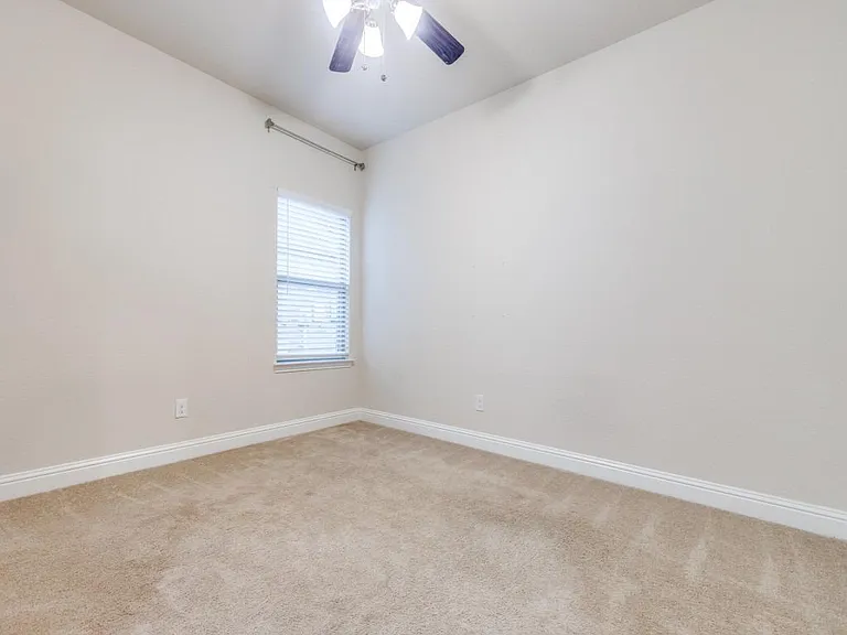 710 Teakwood Dr — Photo 9