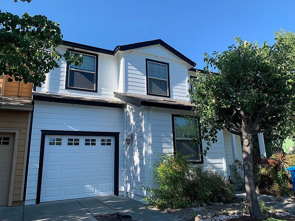 2439 Vera Dr photo 1