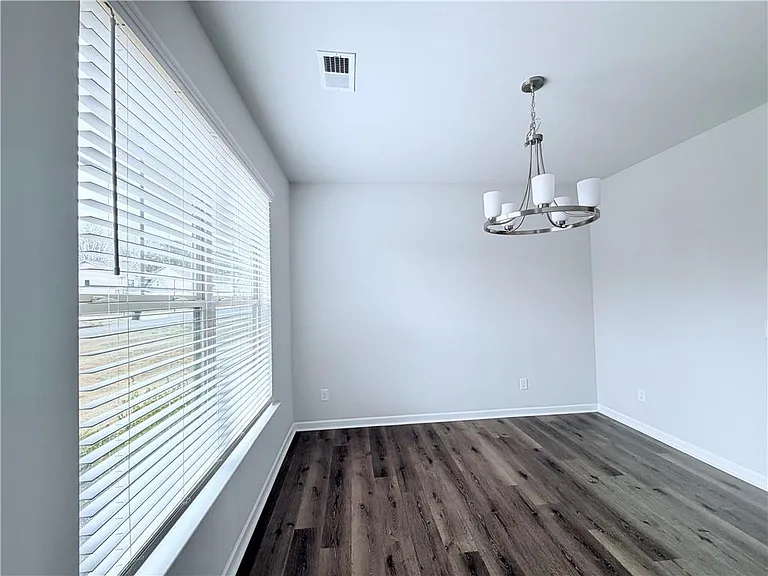 409 McGinnis Cir — Photo 18