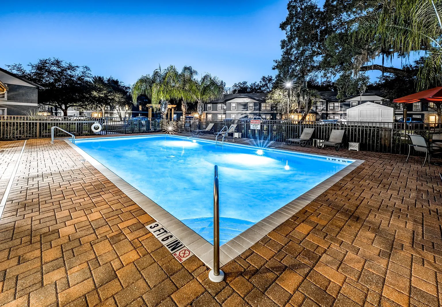 Ashton Oaks — Photo 1