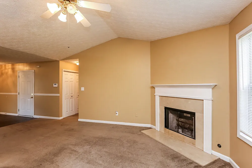 3 bed, 2.0 bath, 1480 sqft, $2,000 — Photo 3