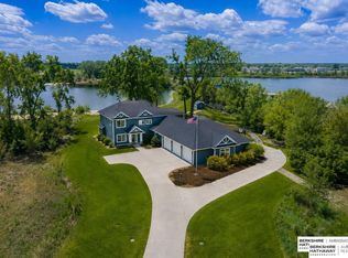 5512 N 284th Cir, Valley, NE 68064