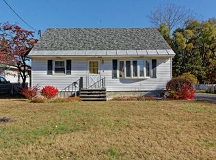 8 Carol Ann Dr, Albany, NY 12205
