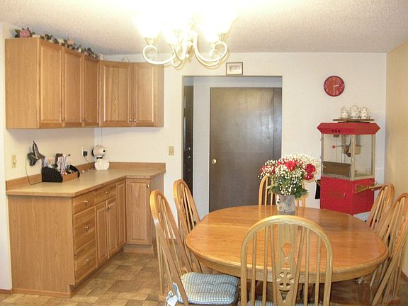 Kitchen Dining area 