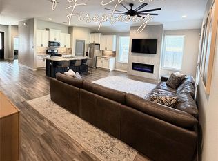 443 Stonebrook Ln, Conroe, TX 77304