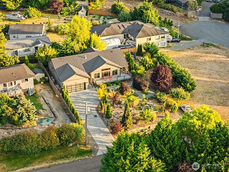 2nd image of 5095 NE Willow Road