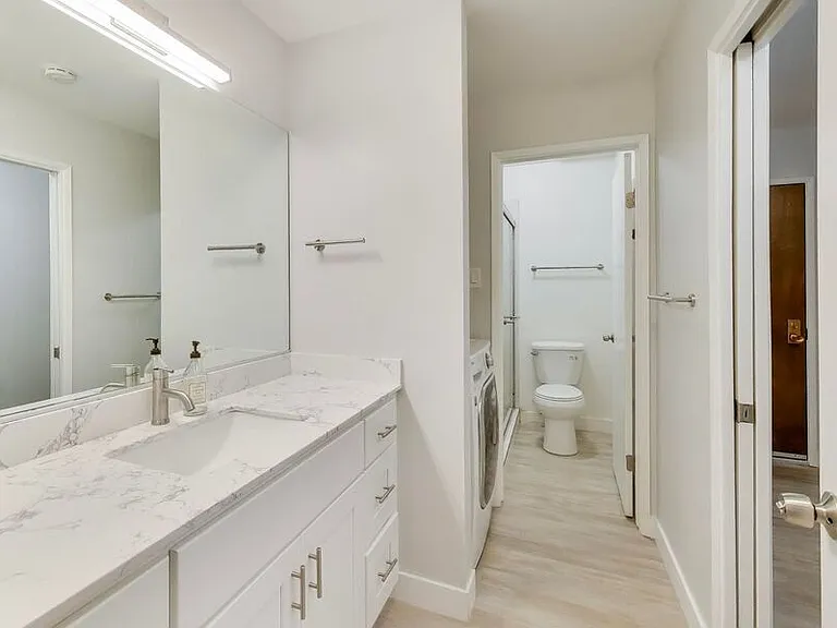 1016 Continentals Way — Photo 10