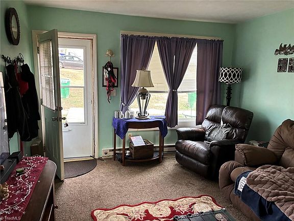 4th image of 107 Bryan St