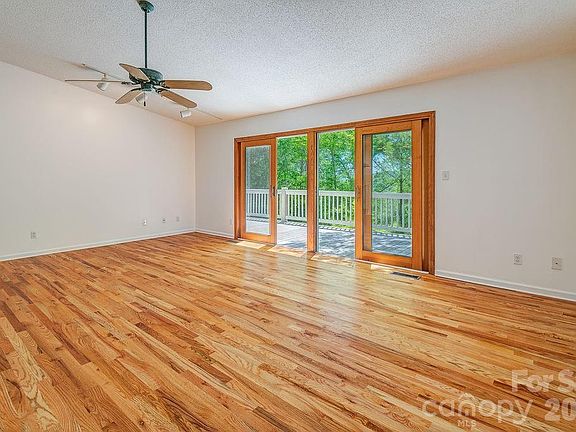 5th image of 146 Churchill Downs Dr