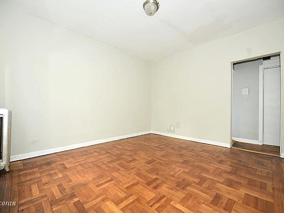 3rd image of 2322 Loring Pl N APT 5D