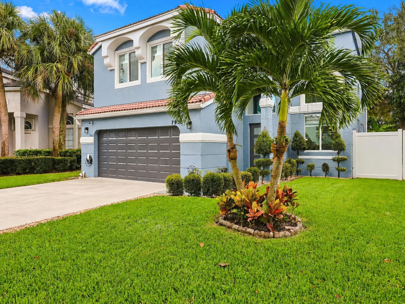 4 bed, 2.5 bath, 1900 sqft, $4,300 — Photo 4