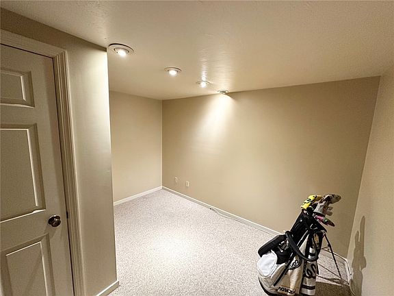 5th image of 108 Saint James Ct