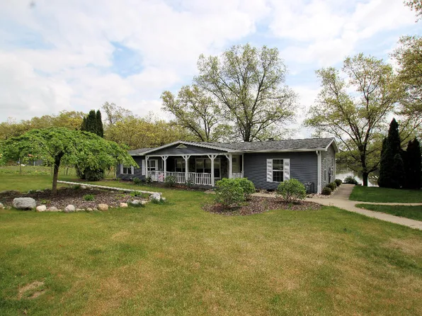 2172 E 84th St, Newaygo, MI 49337