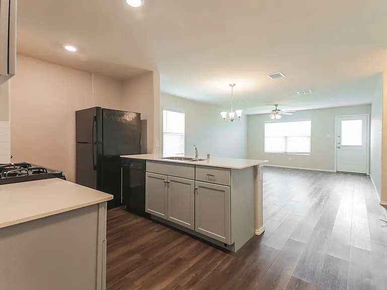 5537 Berea St — Photo 8