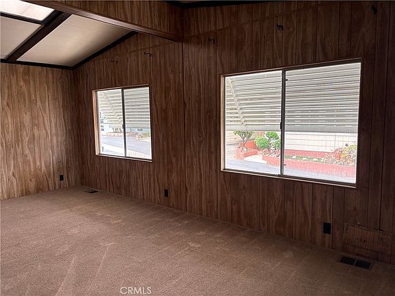 5th image of 227 Bluebird Ln