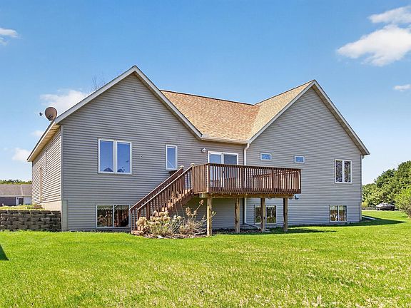 3rd image of 31770 Lakeview Dr