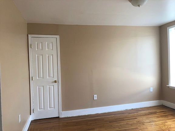 3rd image of 802 N Harrison St #6