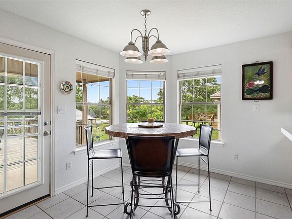 3rd image of 135 Barton Rd