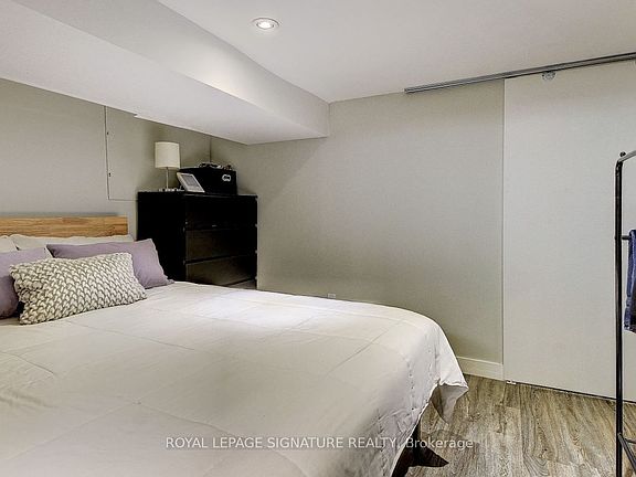 4th image of 216 Milverton Blvd #Basement