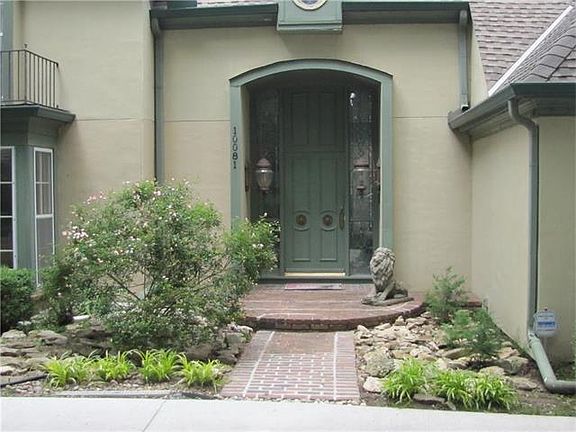 3rd image of 10081 Hemlock Dr