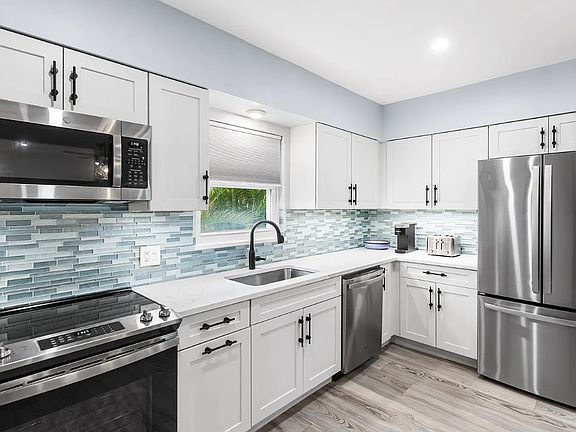 2nd image of 940 3rd St S APT 204