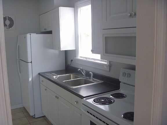 3rd image of 3514 Floyd Ave