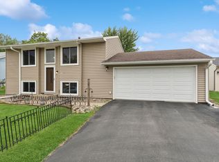 112502 Washington Ln, Chaska, MN 55318