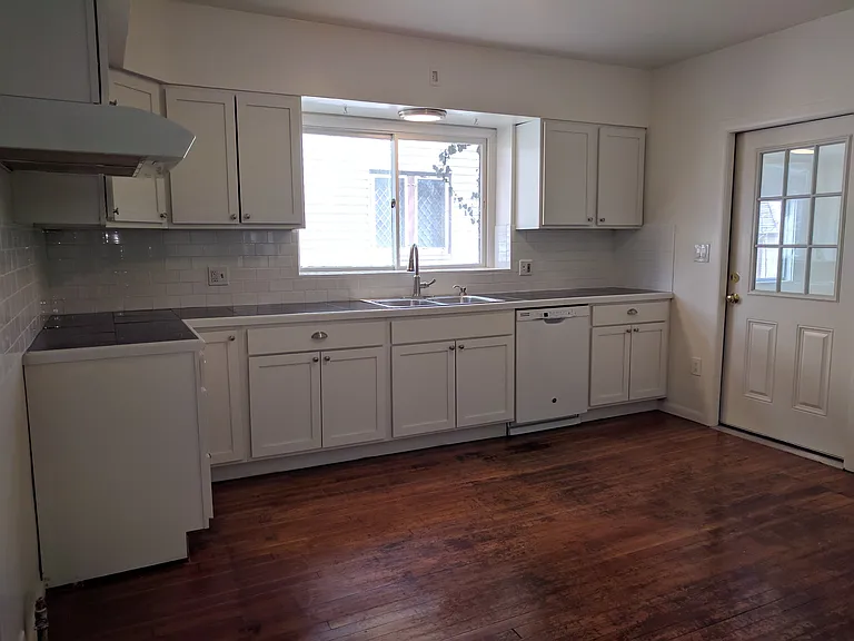 1238 Wealthy St SE #1 — Photo 4