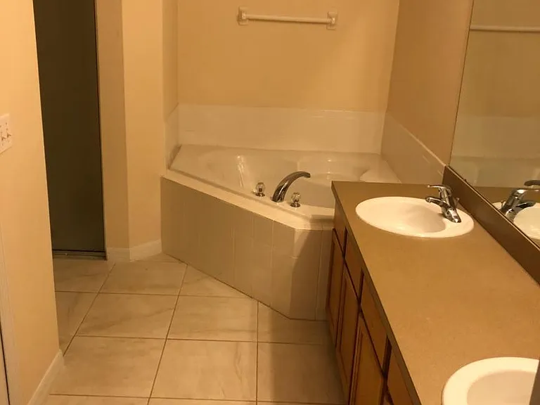 509 Albatross Dr — Photo 6