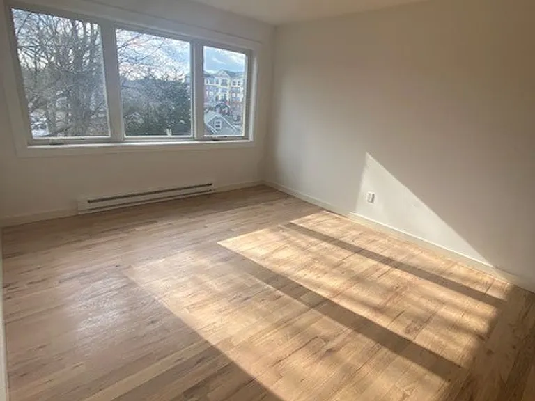 25 Springside Ave — Photo 6