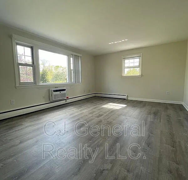 307 Washington St #3 — Photo 1