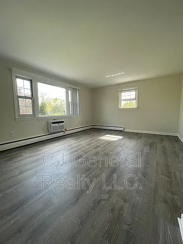 307 Washington St #3 Photo 1 307 Washington St #3 Photo 1