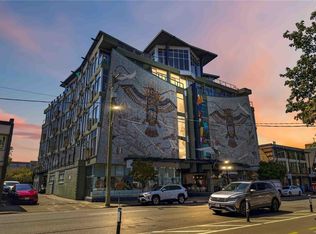 1061 Fort St #213, Victoria, BC V8V5A1