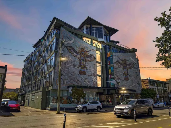 1061 Fort St #213, Victoria, BC V8V 5A1