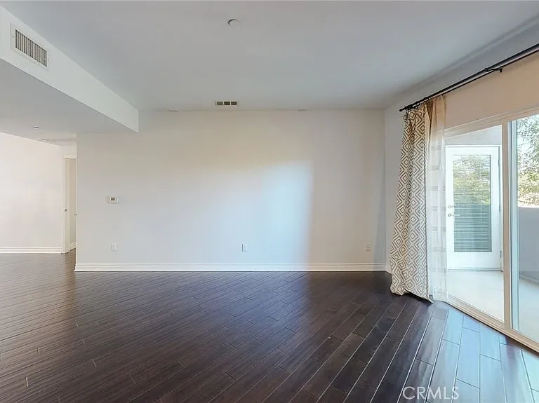 4424 Whitsett Ave #206 — Photo 11