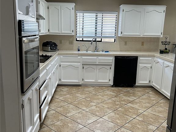 2nd image of 4098 Bordeaux Ln
