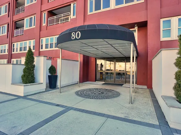 80 Bay Street Landing image 1 of 25