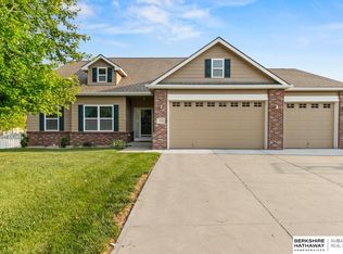 10055 Centennial Rd, La Vista, NE 68128