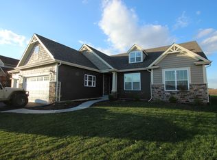 465 Davis Dr, Sycamore, IL 60178