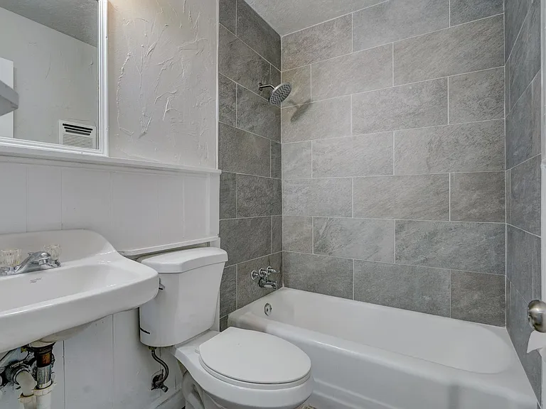 1200 McDonald Dr — Photo 16