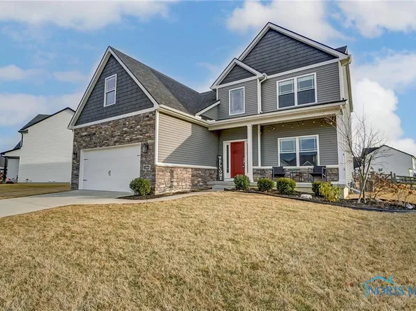 1583 Blackhawk Dr, Waterville, OH 43566
