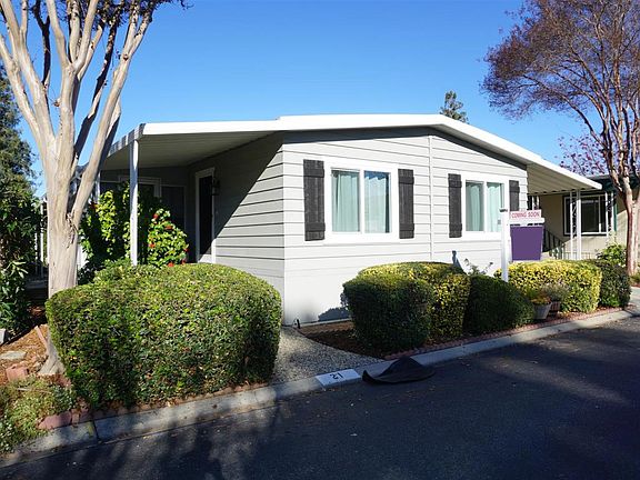 2nd image of 21 Quail Hollow Dr #21