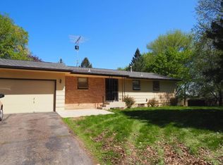 625 Plum Ave, Hutchinson, MN 55350