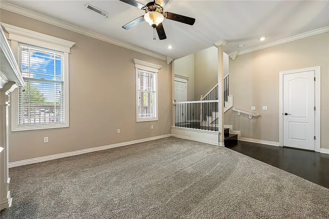 3 bed, 1987 sqft, $3,500 — Photo 1