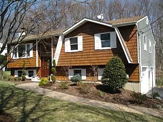 1st image of 14 Glencrest Dr