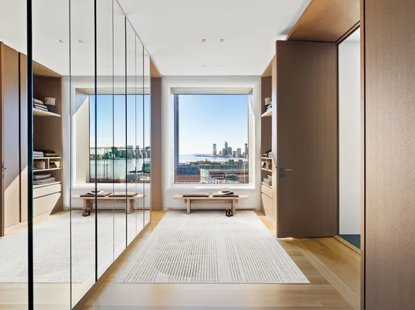 551 West 21st Street image 11 of 20