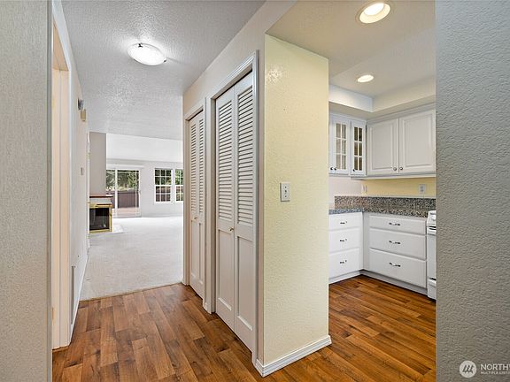 5th image of 2536 N Narrows Drive #17