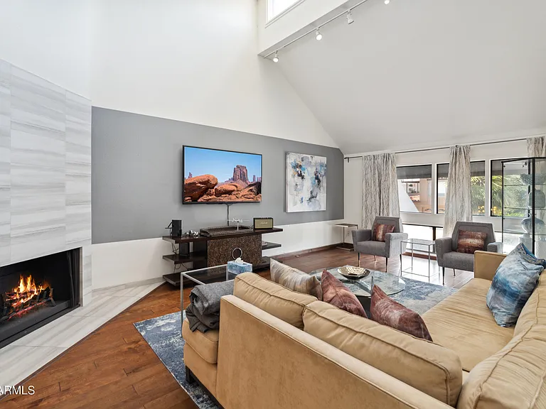7306 E Rancho Vista Dr — Photo 2